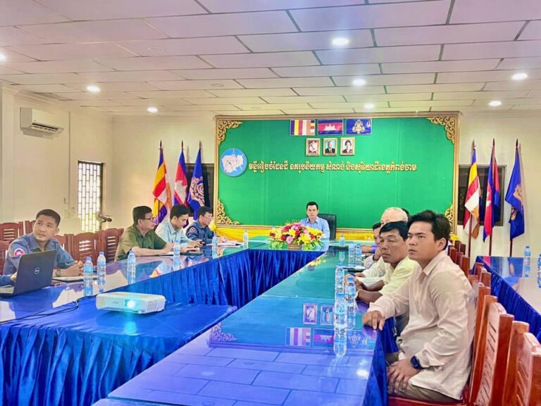 កិច្ចប្រជុំកំណត់ទទឹងផ្លូវ ព្រែក បឹង ប្រឡាយ និងអូរសាធារណៈសម្រាប់ការងារចុះបញ្ជីដីមានលក្ខណៈជាប្រព័ន្ធនៅខេត្តកំពង់ចាម