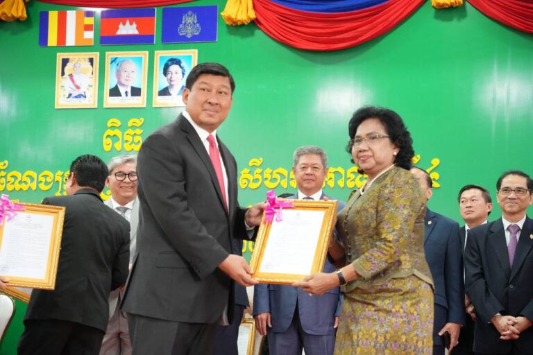 កម្ពុជាជាប្រទេសតូច ប្រជាជនតិច សេដ្ឋកិច្ចតូច ដូច្នេះប្រសិនបើមានការខ្វែងគំនិតគ្នានោះអ្នកដែលខាតបង់ផលប្រយោជន៍ធំជាងគេគឺប្រជាជន