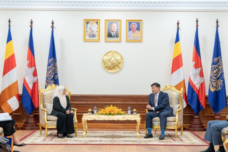 ពិភាក្សាលើចំណុចពាក់ព័ន្ធកិច្ចការបណ្តុះបណ្តាលភាពជាអ្នកដឹកនាំ​សម្រាប់ថ្នាក់ដឹកនាំក្រសួងរៀបចំដែនដី​​ នគររូបនីយកម្ម​ និងសំណង់​ និងការរៀបចំវគ្គគោលនយោបាយសាធារណៈ
