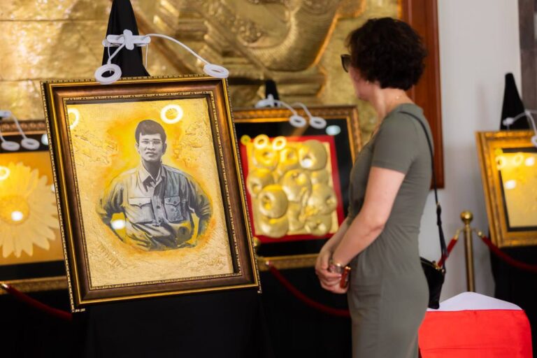 ប្រជាជនកម្ពុជា ចាប់ផ្តើមមានការចាប់អារម្មណ៍លើគំនូរសិល្បៈកាន់តែច្រើនឡើង ដោយសារតែកត្តាជីវភាព វប្បធម៌ ទំនៀមទំលាប់ និងភាពស៊ីវិល័យរបស់ជាតិសាសន៍ បានវិលត្រលប់មកនៅក្នុងខ្លួនប្រជាជនយើងវិញ បន្ទាប់ពីរបបប្រល័យពូជសាសន៍ប៉ុលពតបានលុបបំបាត់ដួងព្រលឹងនៃមនុស្សជាតិយើងអស់មក