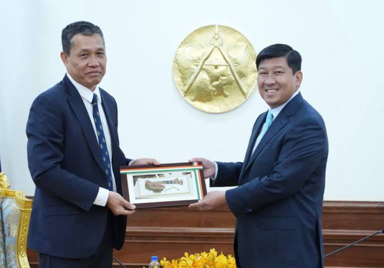 ក្រសួងរៀបចំដែនដី នគរូបនីយកម្ម និងសំណង់ និងស្ថានទូតសាធារណរដ្ឋឥណ្ឌាប្រចាំនៅកម្ពុជា បានអបអរសាទរ និងលើកសរសើរពីចំណងមិត្តភាពជាប្រពៃណី រវាងប្រជាជននៃប្រទេសទាំងពីរ និងទំនាក់ទំនង កិច្ចសហប្រតិបត្តិការដ៏រឹងមាំស្អិតរមួតរវាងប្រទេសកម្ពុជា និងប្រទេសឥណ្ឌា