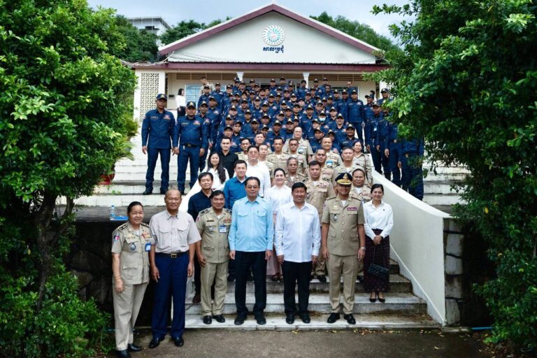 បងប្អូនប្រជាការពារពិតជាបានចូលរួមយ៉ាងសកម្មក្នុងការអនុវត្តភូមិ ឃុំ សង្កាត់ មានសុវត្ថិភាព ហើយភាពប្រសើរឡើងនៃស្ថានភាពទូទៅនៃខេត្តព្រះសីហនុក៏មិនអាចកាត់ផ្តាច់បានពីការចូលរួមរបស់ប្រជាការពារនោះឡើយ