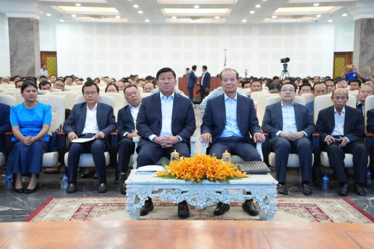 ក្រសួងរៀបចំដែនដី នគរូបនីយកម្ម និងសំណង់ និងក្រសួងប្រៃសណីយ៍និងទូរគមនាគមន៍បានសហការគ្នា លើការសាងសង់ហេដ្ឋារចនាសម្ព័ន្ធទូរគមនាគមន៍ដែលបម្រើឱ្យវិស័យរៀបចំដែនដី នគរូបនីយកម្ម និងសំណង់ ស្របទៅនឹងយុទ្ធសាស្ត្របញ្ចកោណរបស់រាជរដ្ឋាភិបាលកម្ពុជា និងតម្រូវការជាក់ស្តែង ហើយការងារនេះនឹងប្រែក្លាយសង្គមឱ្យទៅជាសង្គមឌីជីថល ផ្តល់ភាពងាយស្រួលនិងរហ័ស ហើយឆ្លើយតបទាន់ពេលវេលាទៅនឹងស្ថានភាពសង្គម សេដ្ឋកិច្ច និងការវិវត្តន៍ក្នុងតំបន់ និងពិភពលោក។